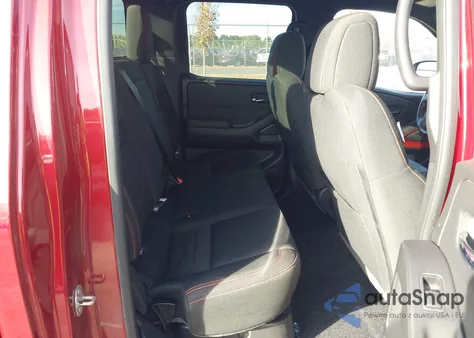 2024 Nissan Frontier Pro-4X 4X4 z USA, uszkodzony, nr VIN 1N6ED1EK5RN666326